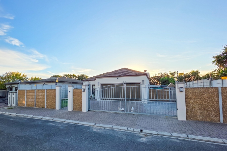 3 Bedroom Property for Sale in Zonnendal Western Cape
